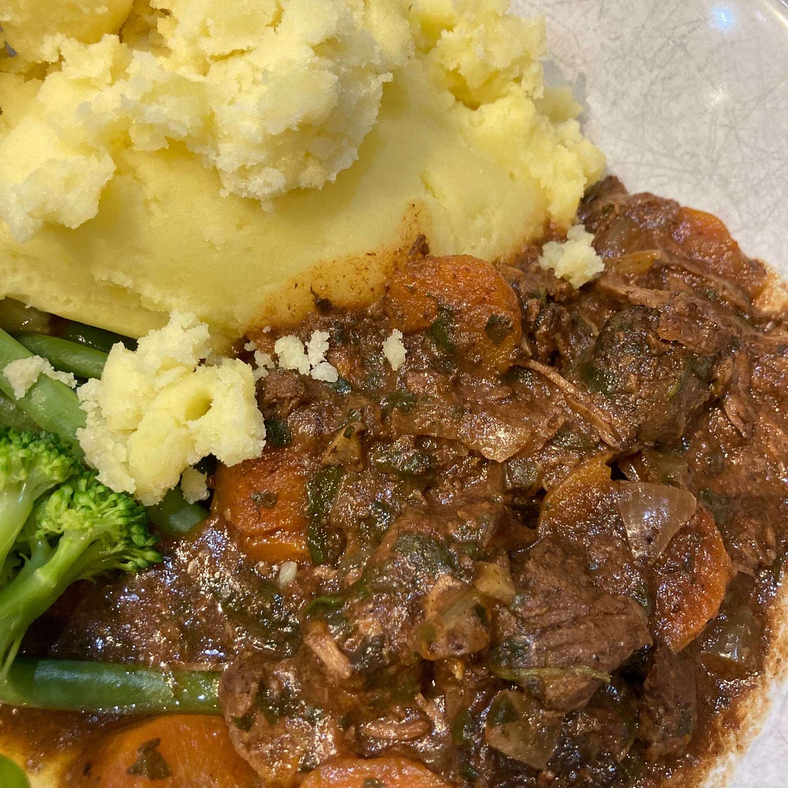 SLOW COOKER BALSAMIC BEEF STEW