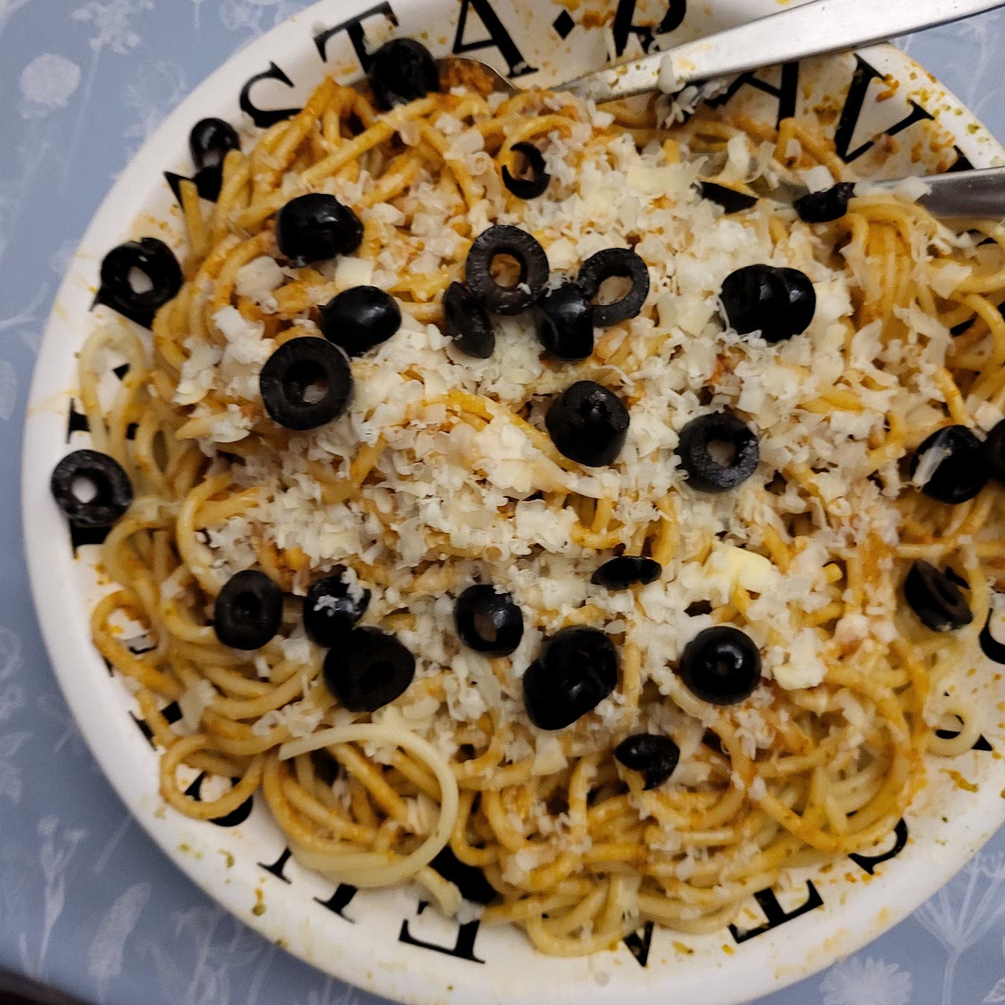 Pasta Pesto With Black Olives