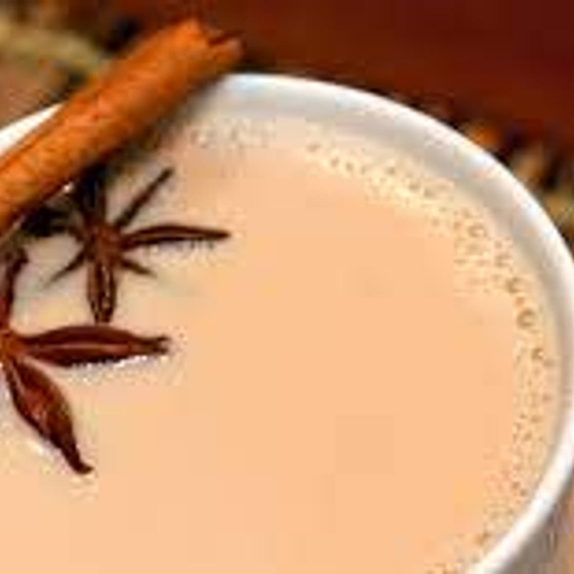 Masala chai traditionnel (thé aux épices à l'indienne)