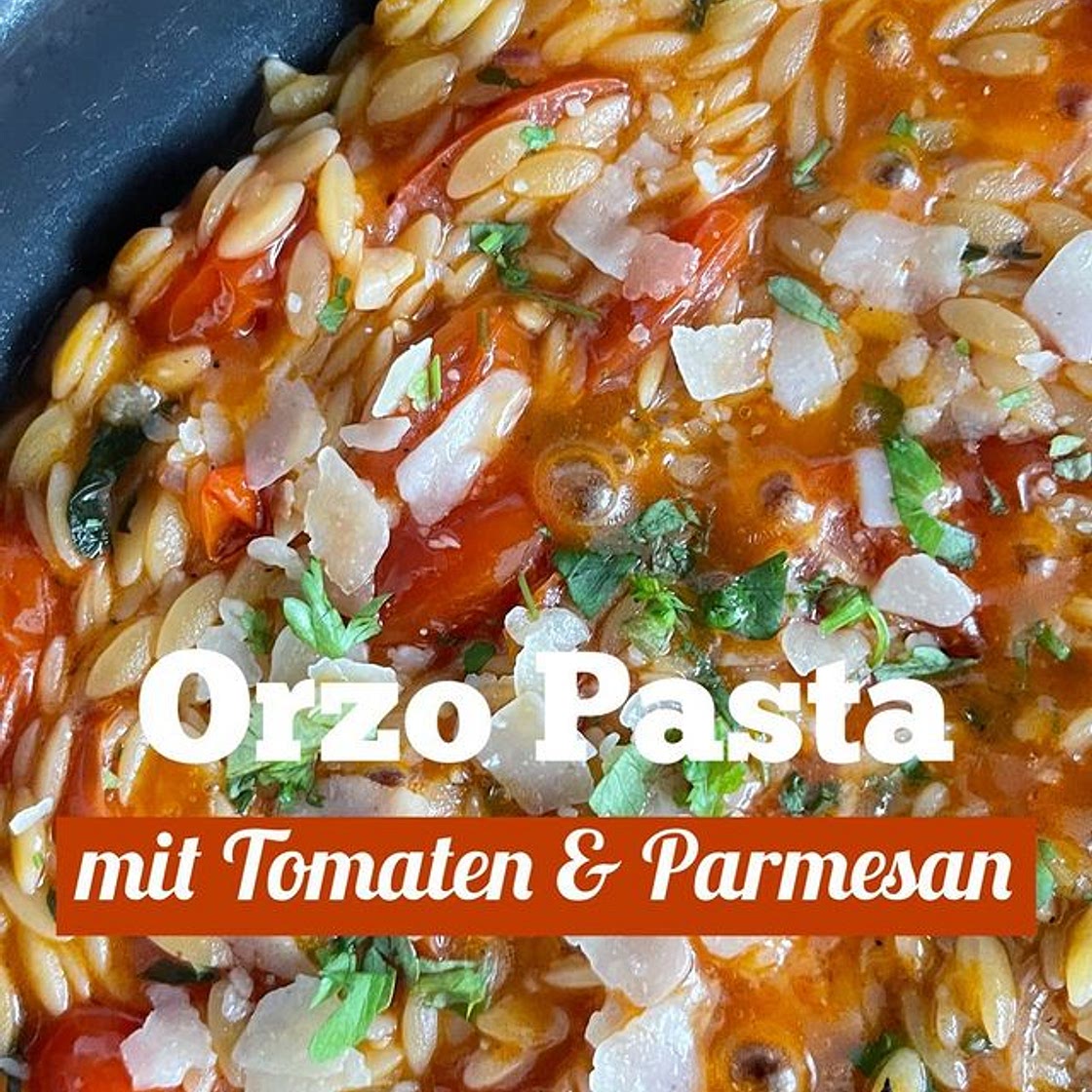 Orzo Pasta mit Tomaten und Parmesan