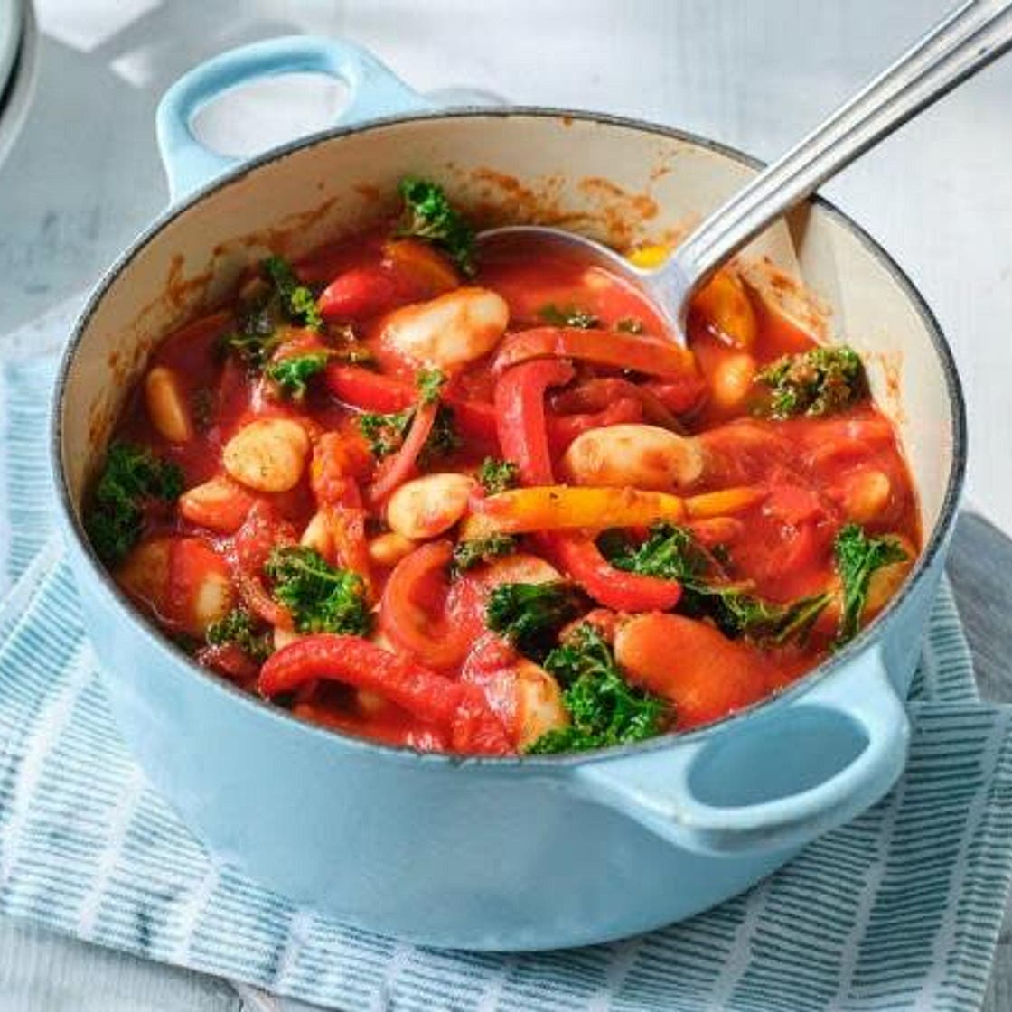 Tomato, garlic and butterbean stew