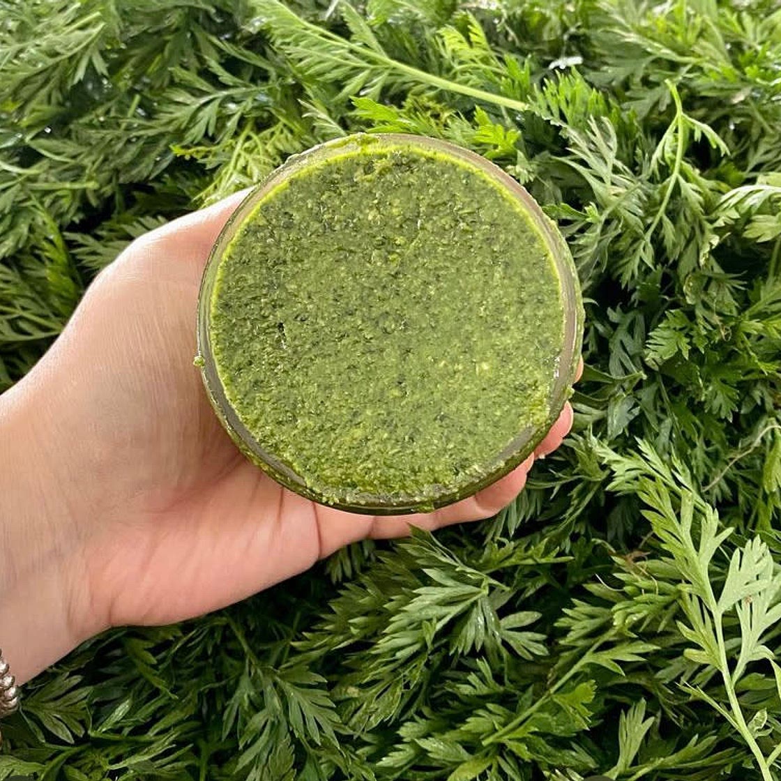 Carrot Top 🥕 Pesto