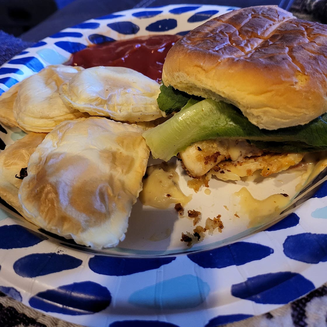 Knuspriger Parmesan Hähnchen Burger