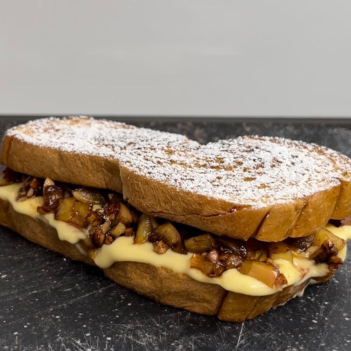 Winter apple sandwich