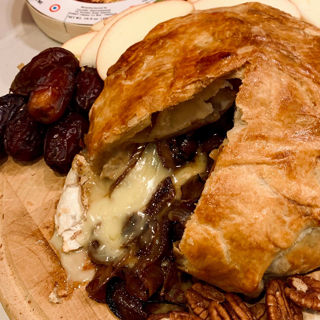Baked Brie with Caramelized Onion and Mushrooms