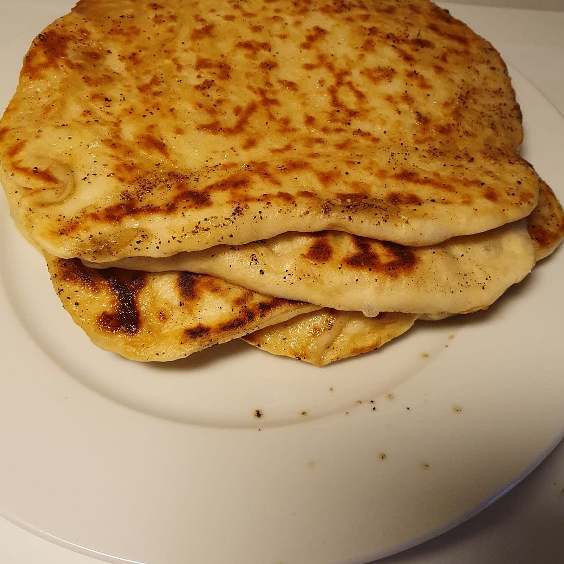 Restaurant Style Garlic Naan