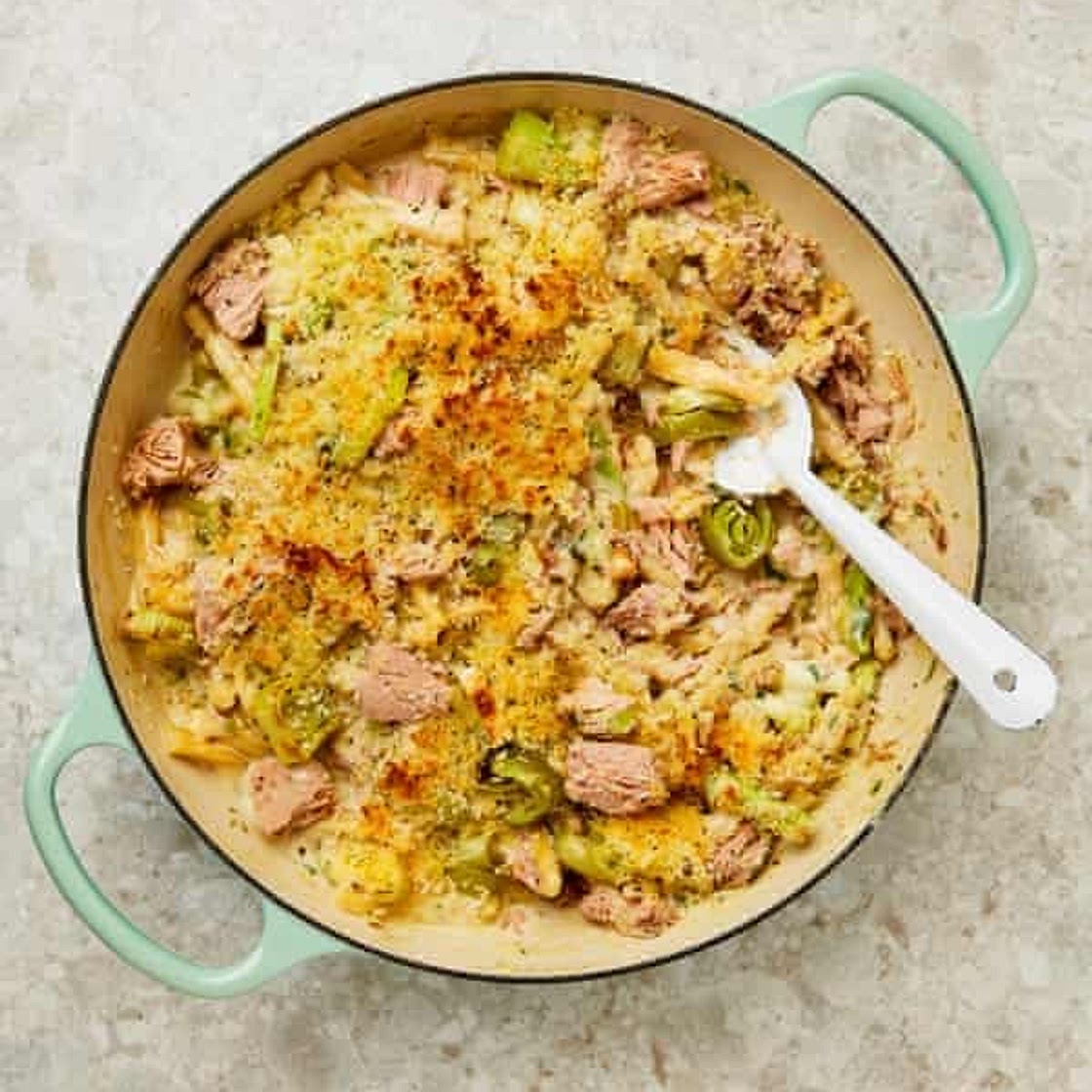 Allium tuna pasta bake with crisp topping