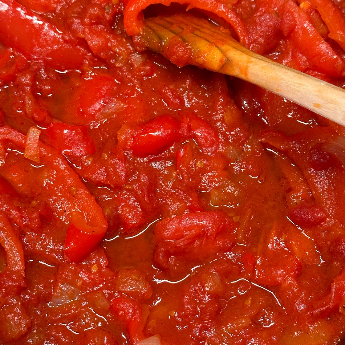 Red pepper and tomato ragout 