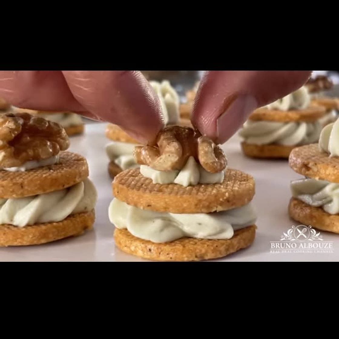 Roquefort walnut sablé