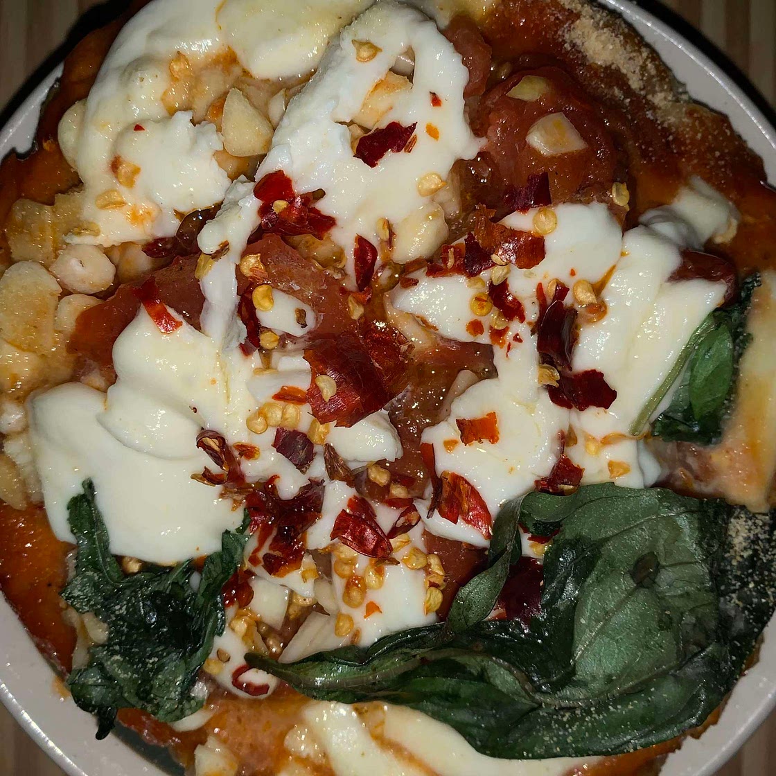 Kale salad with mini pizza