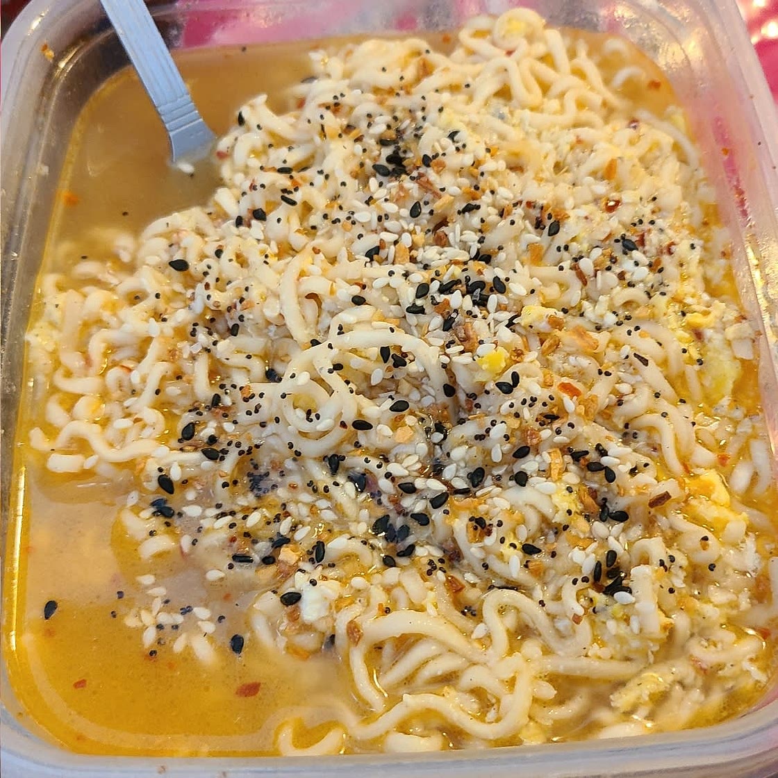 OODLES OF RAMEN NOODLES: TIKTOK RAMEN