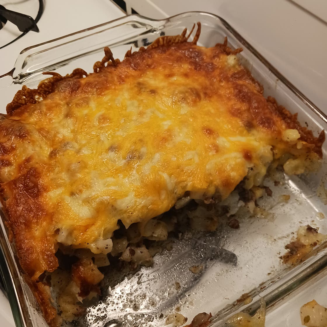 Cheesy Ground Beef and Potatoes Casserole