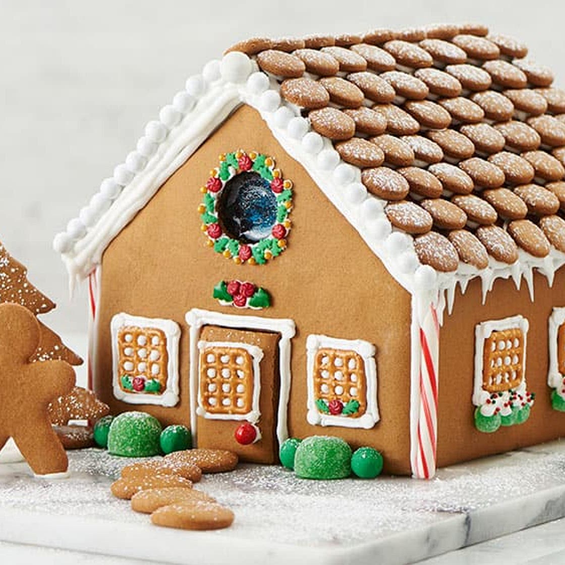  	How to Make a Classic Gingerbread House - BettyCrocker.com 