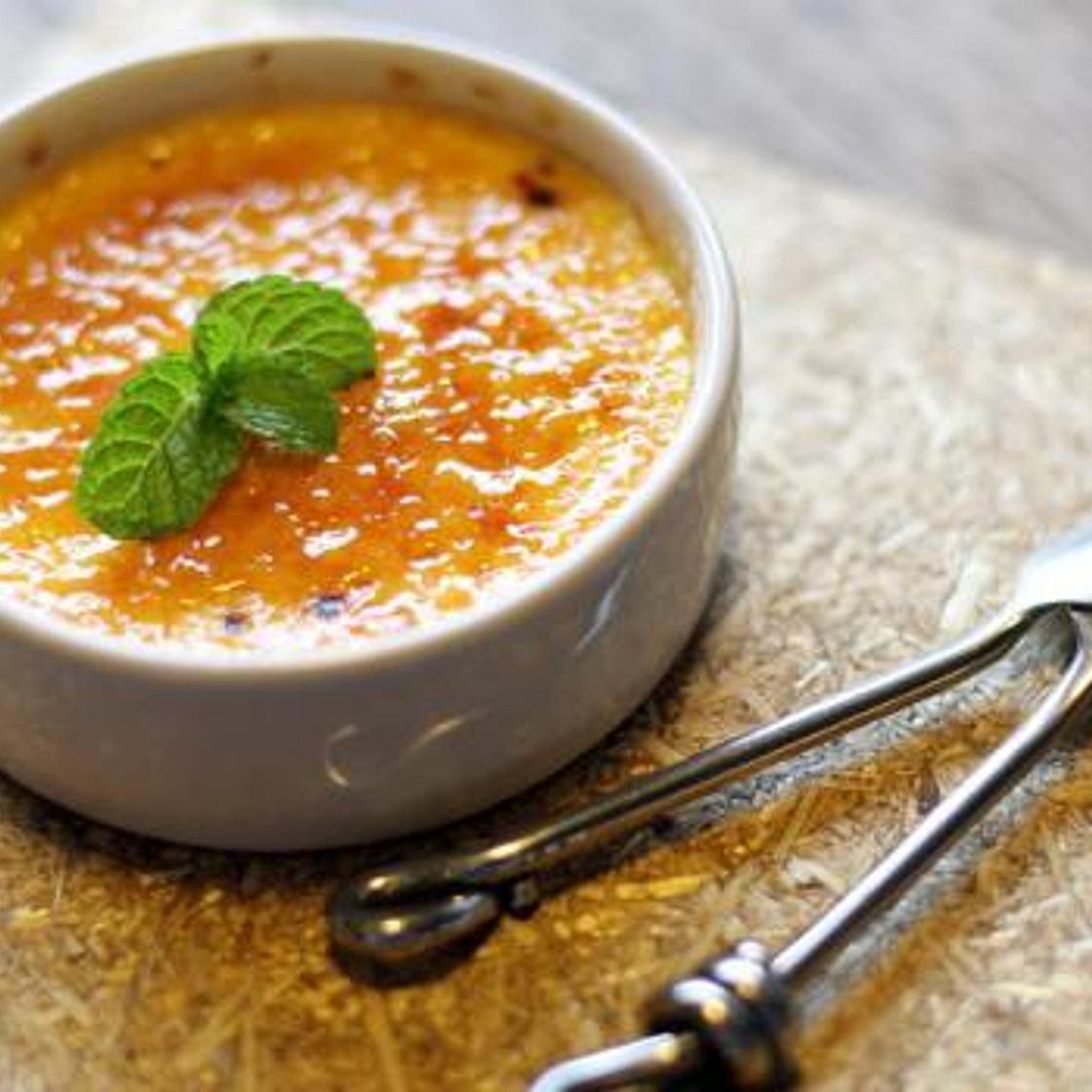 Recette de Crème brûlée light parfumée à la clémentine