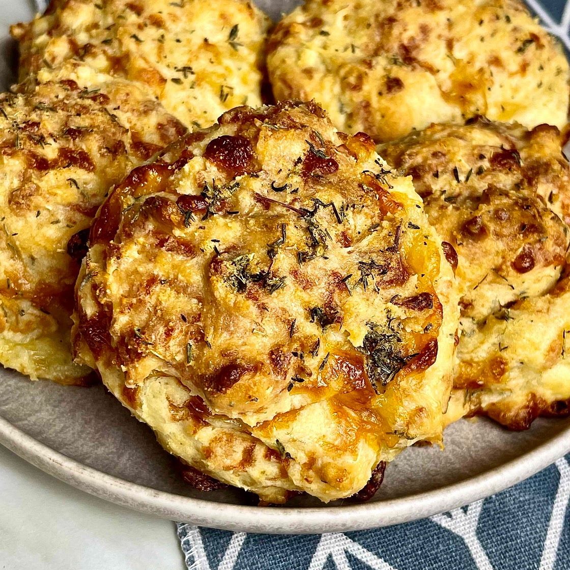 Cheesy Thyme Biscuits 