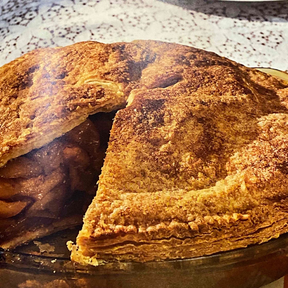 Cinnamon and sugar apple pie