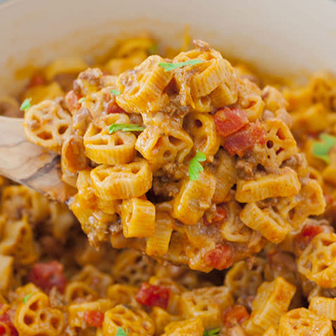 One Pot Chili Mac 'n Cheese