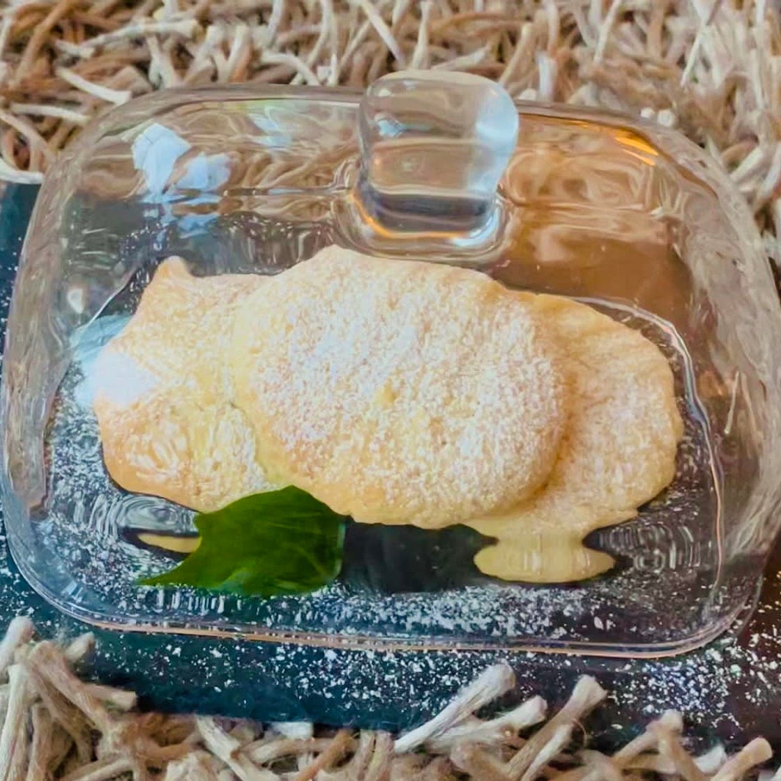 Jam shortbread biscuits