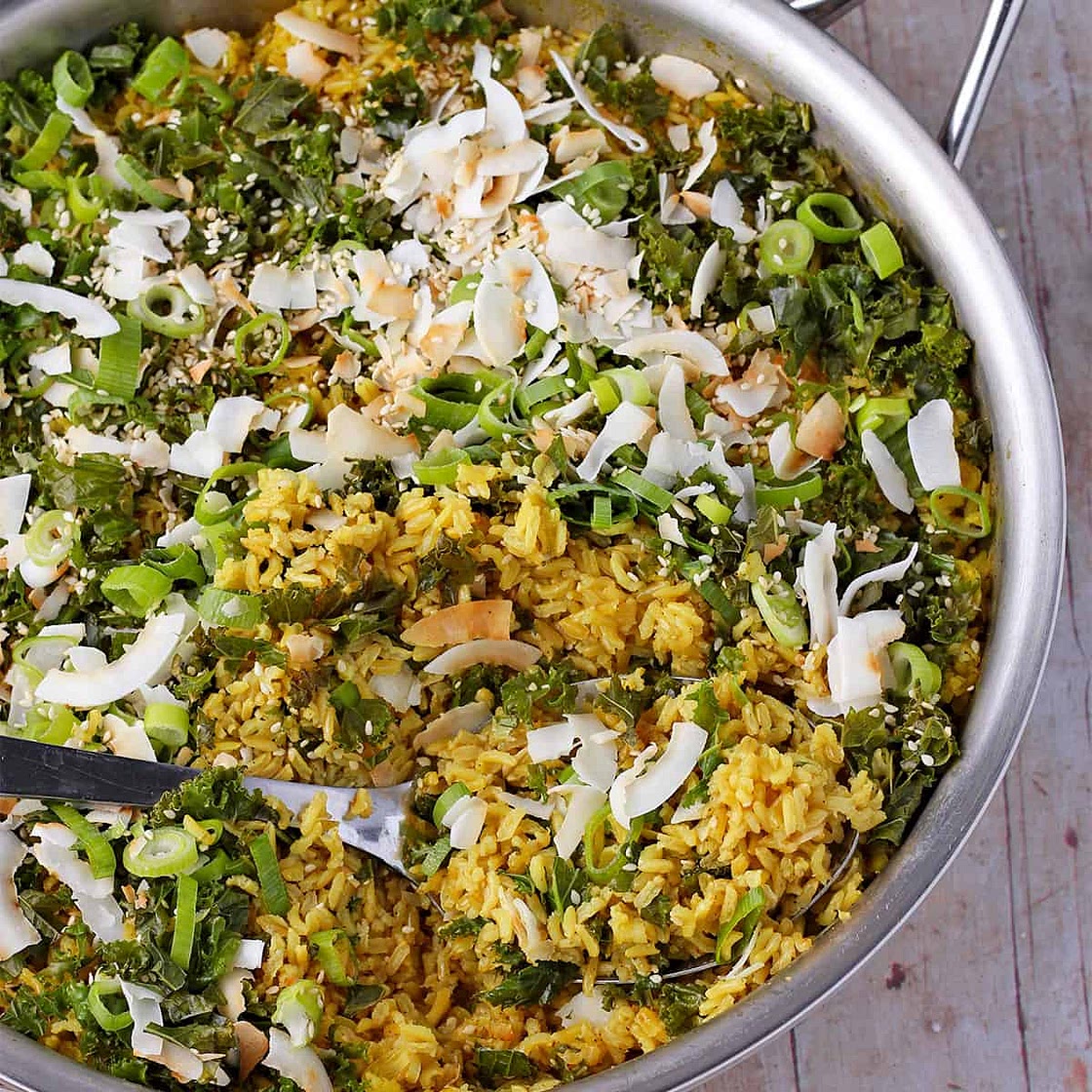 One-pot turmeric coconut rice with kale