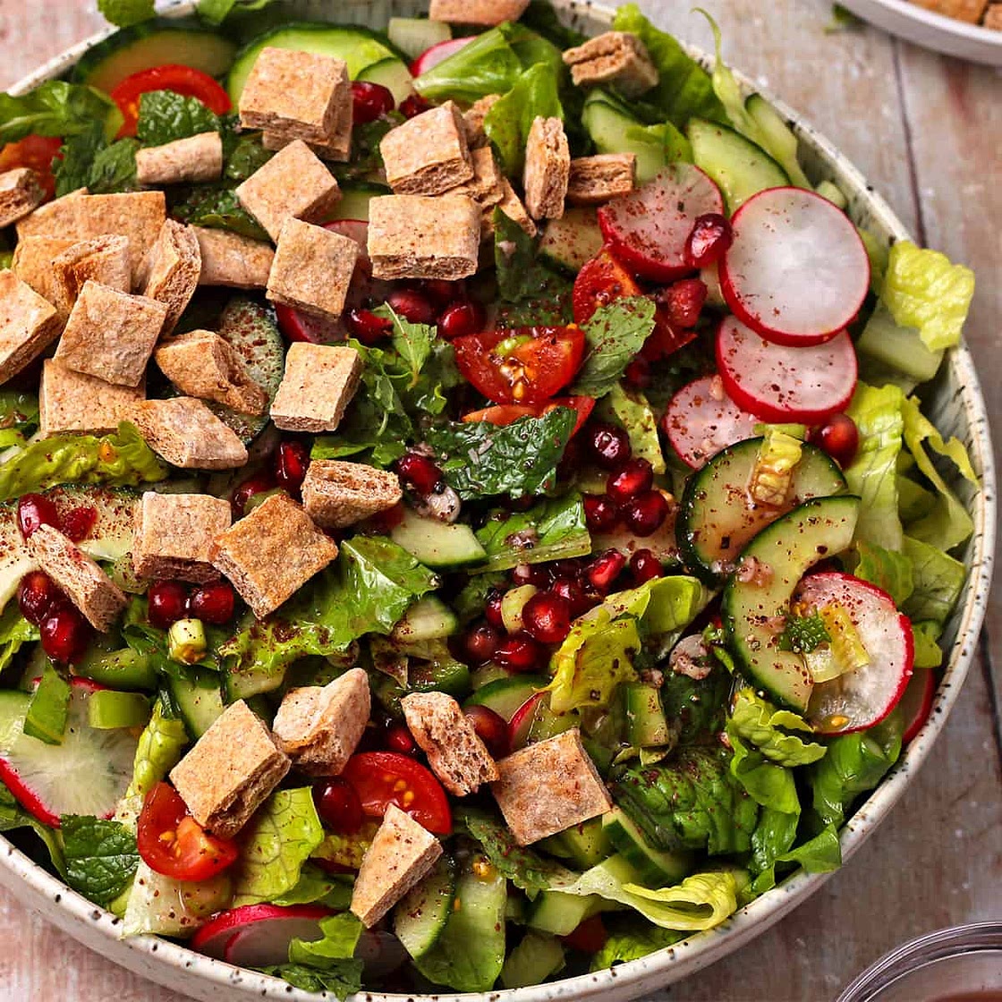 Easy Lebanese Fattoush Salad Recipe (Oil-Free)