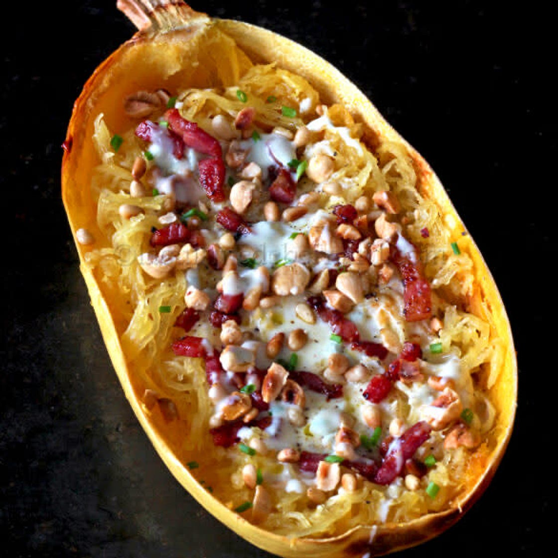 Courge spaghetti sauce gorgonzola, pignons et noisettes - La cui