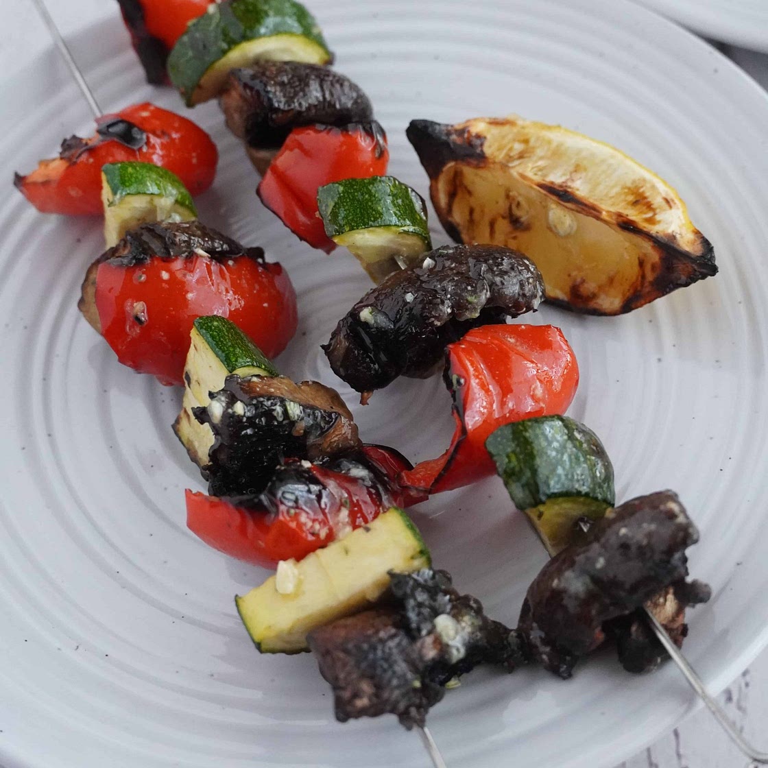 Easy Mediterranean Grilled Vegetables: Savory Kebabs with a Tangy Lemon Dressing