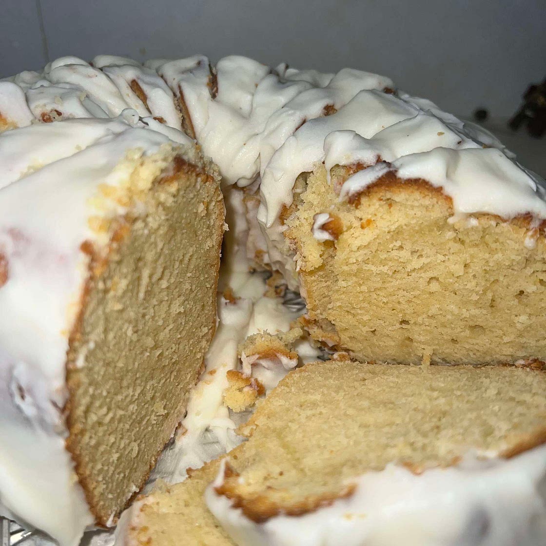 Vanilla Bundt Cake w/ Vanilla Glaze