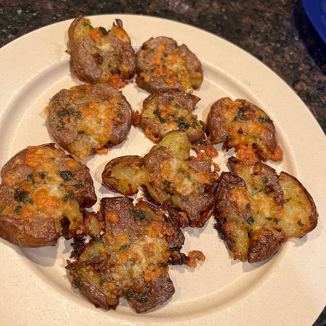 Crispy Garlic Parmesan Smashed Potatoes 
