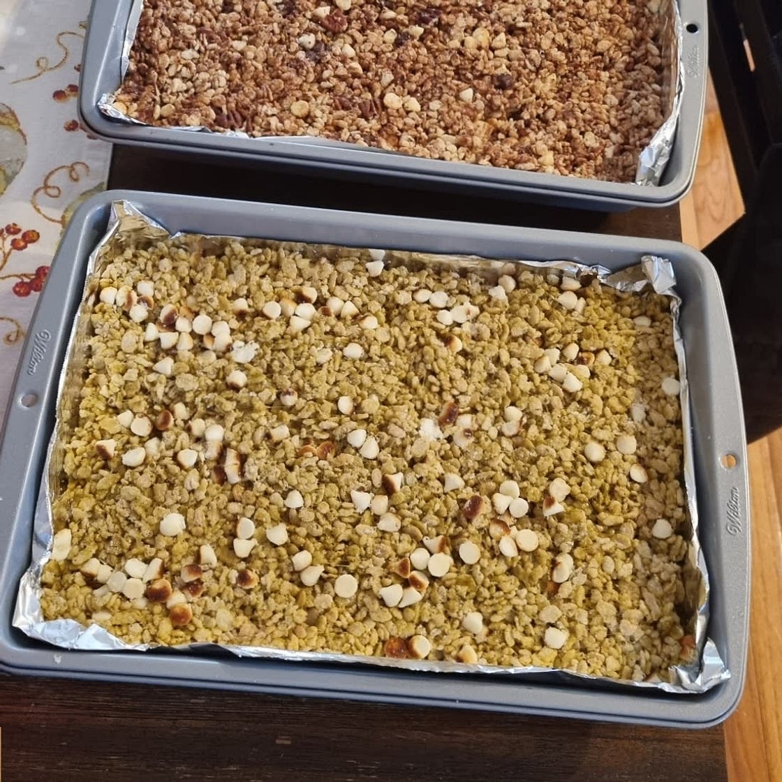 Toasted White Chocolate Matcha Rice Krispie Treats