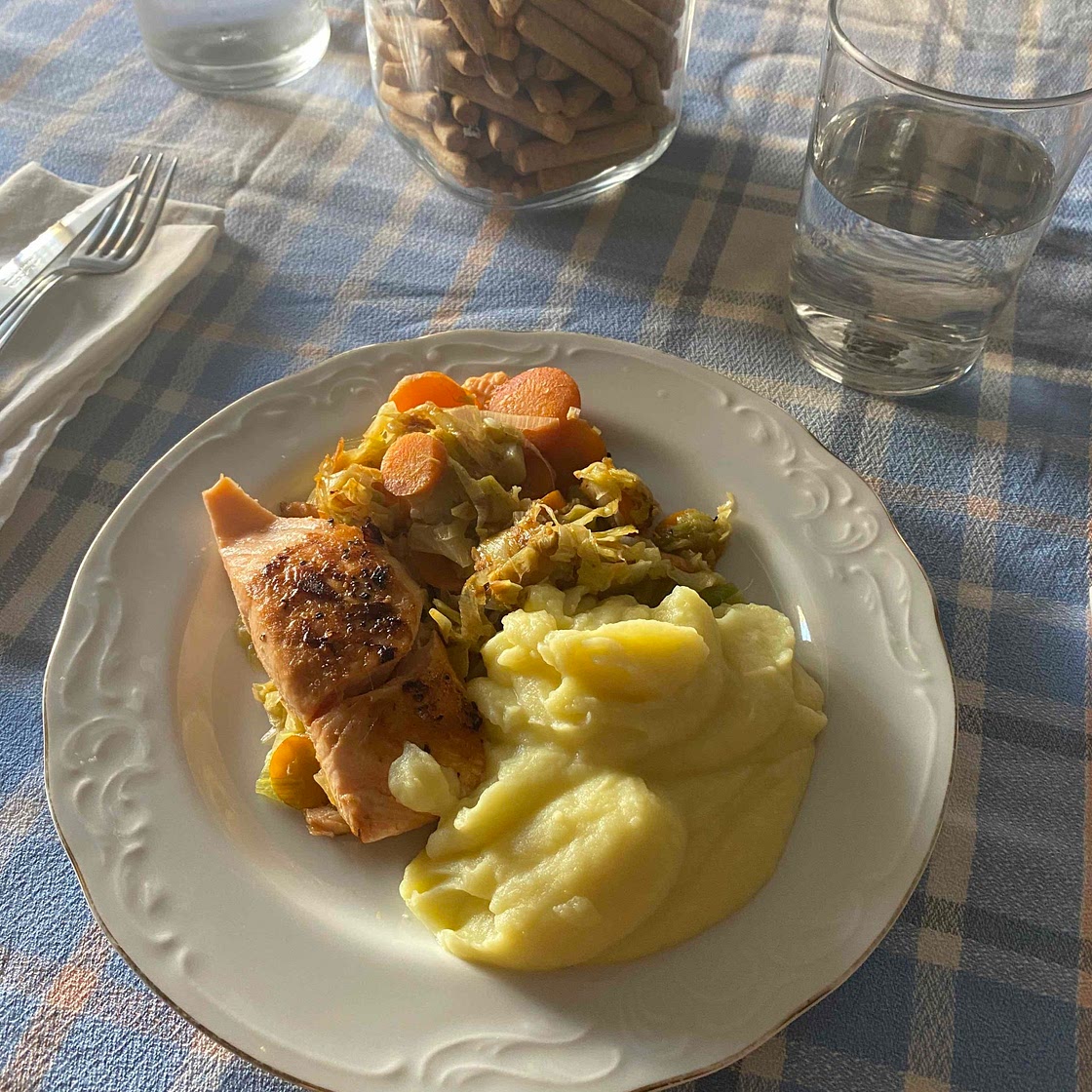 Salmón con puerro y zanahoria