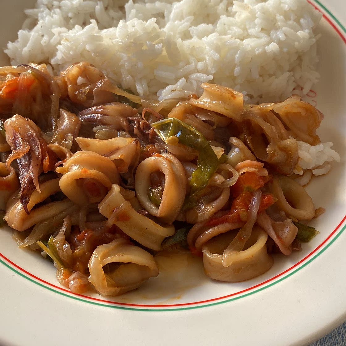 Calamares encebollados