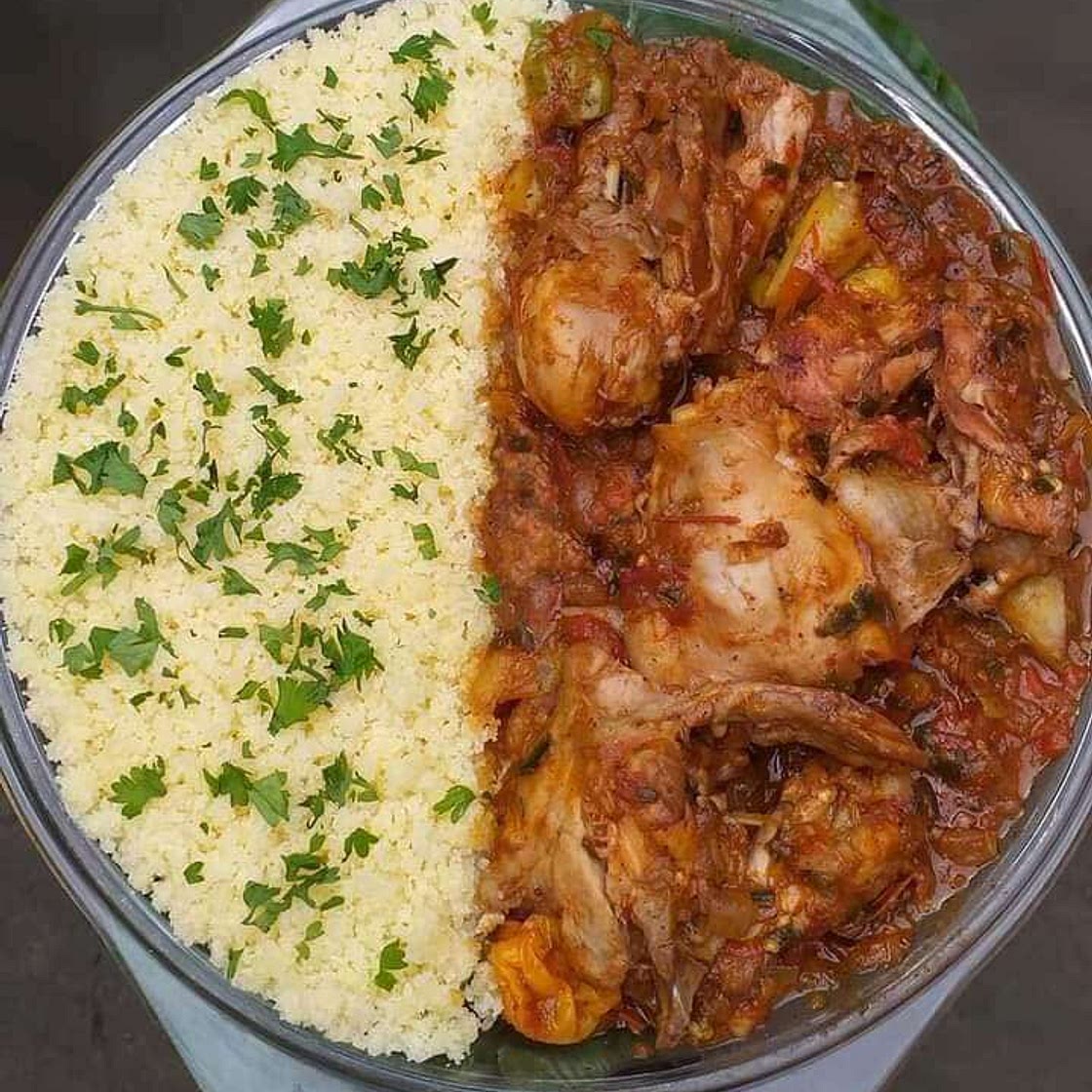 Kedjenou de poulet ivoirien