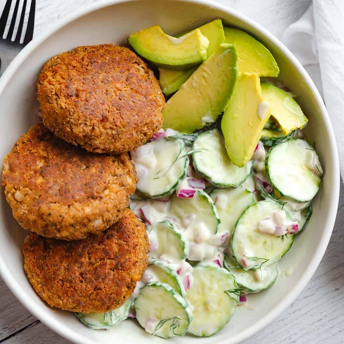 EASY VEGAN CHIPOTLE TOFU BURGERS