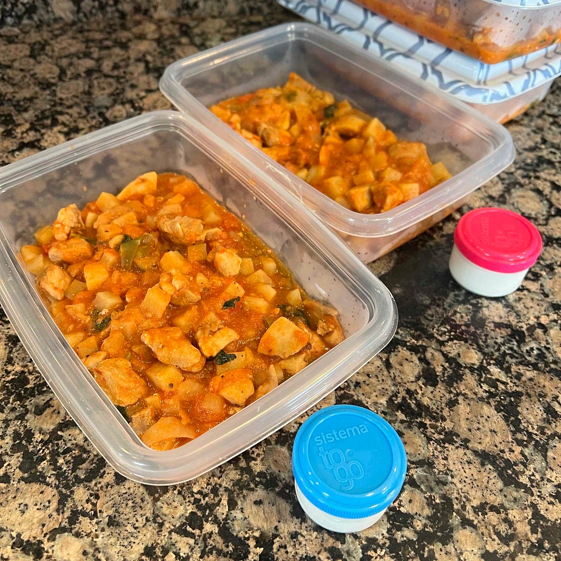 Guisado de Pollo con Papa y Jitomate