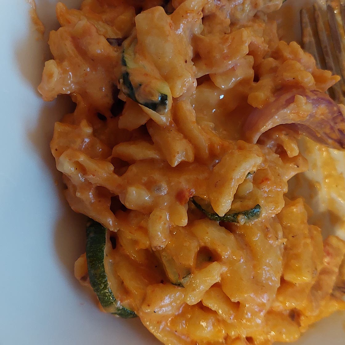 Spätzle mit selbst gemachtem roten Pesto