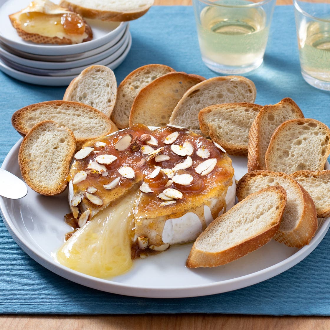 Baked Brie with Chutney
