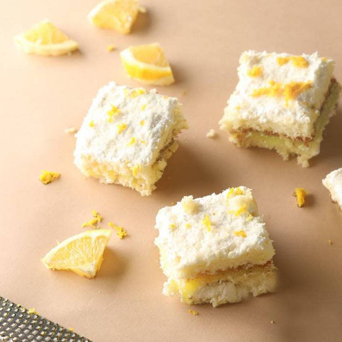 Lemon cream cake 