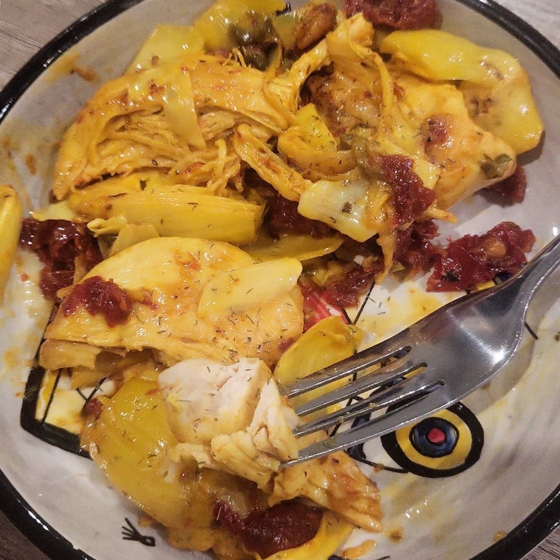 Mediterranean Chicken with Sun-Dried Tomatoes, Artichokes, and Capers