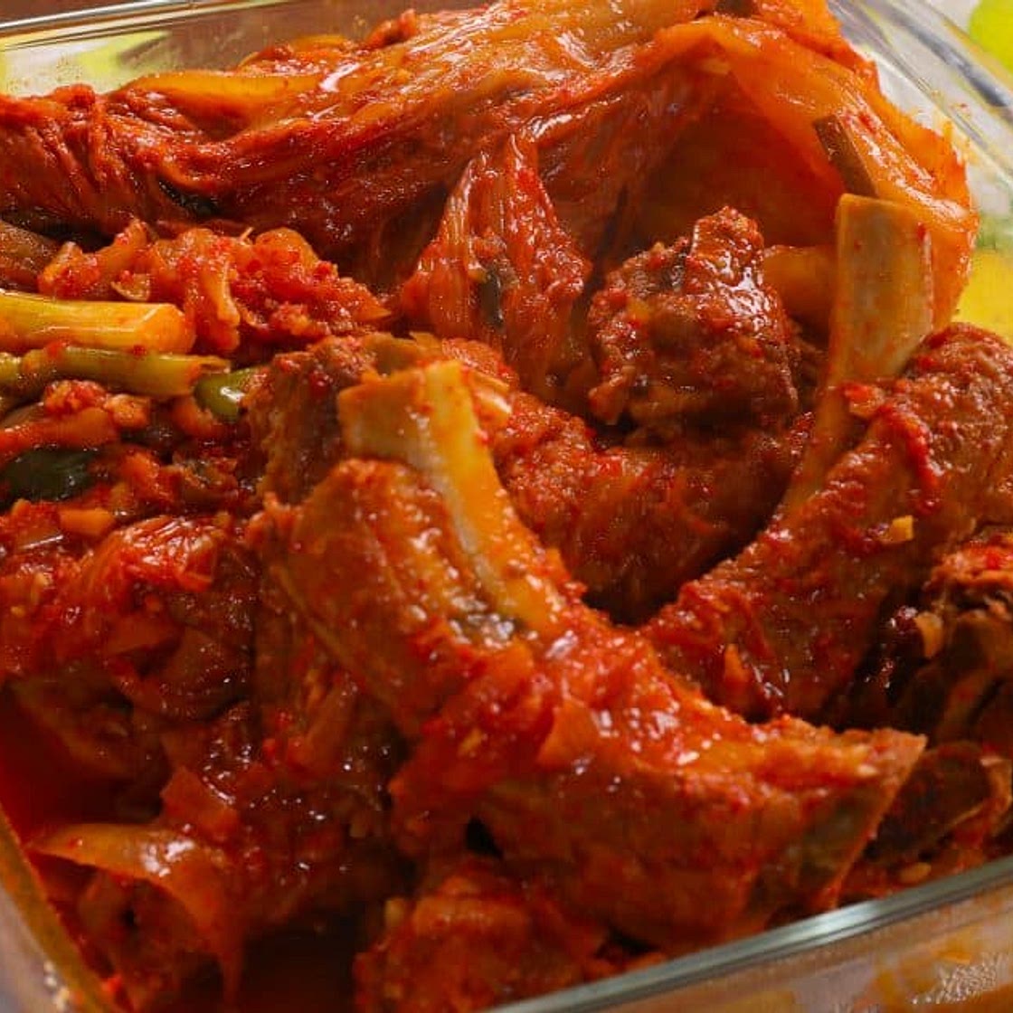 Kimchi pork ribs (Deungalbi-kimchijjim: 등갈비김치찜)
