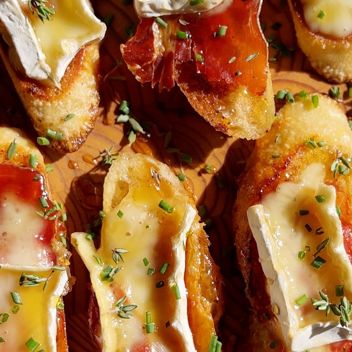 Crispy Prosciutto and Brie Crostini