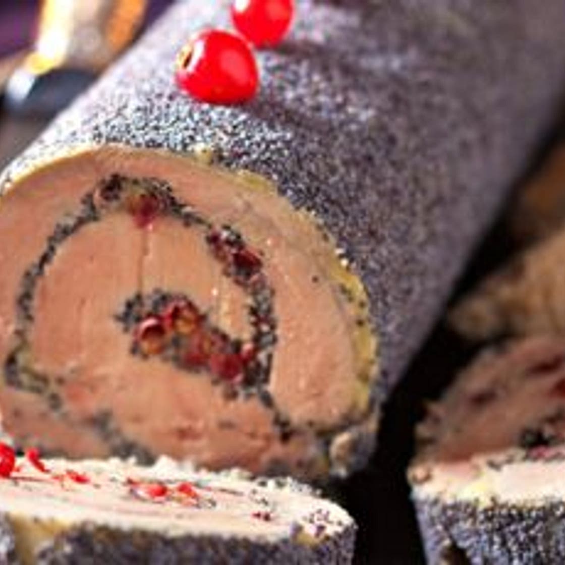 Bûche de foie gras au pavot et baies roses