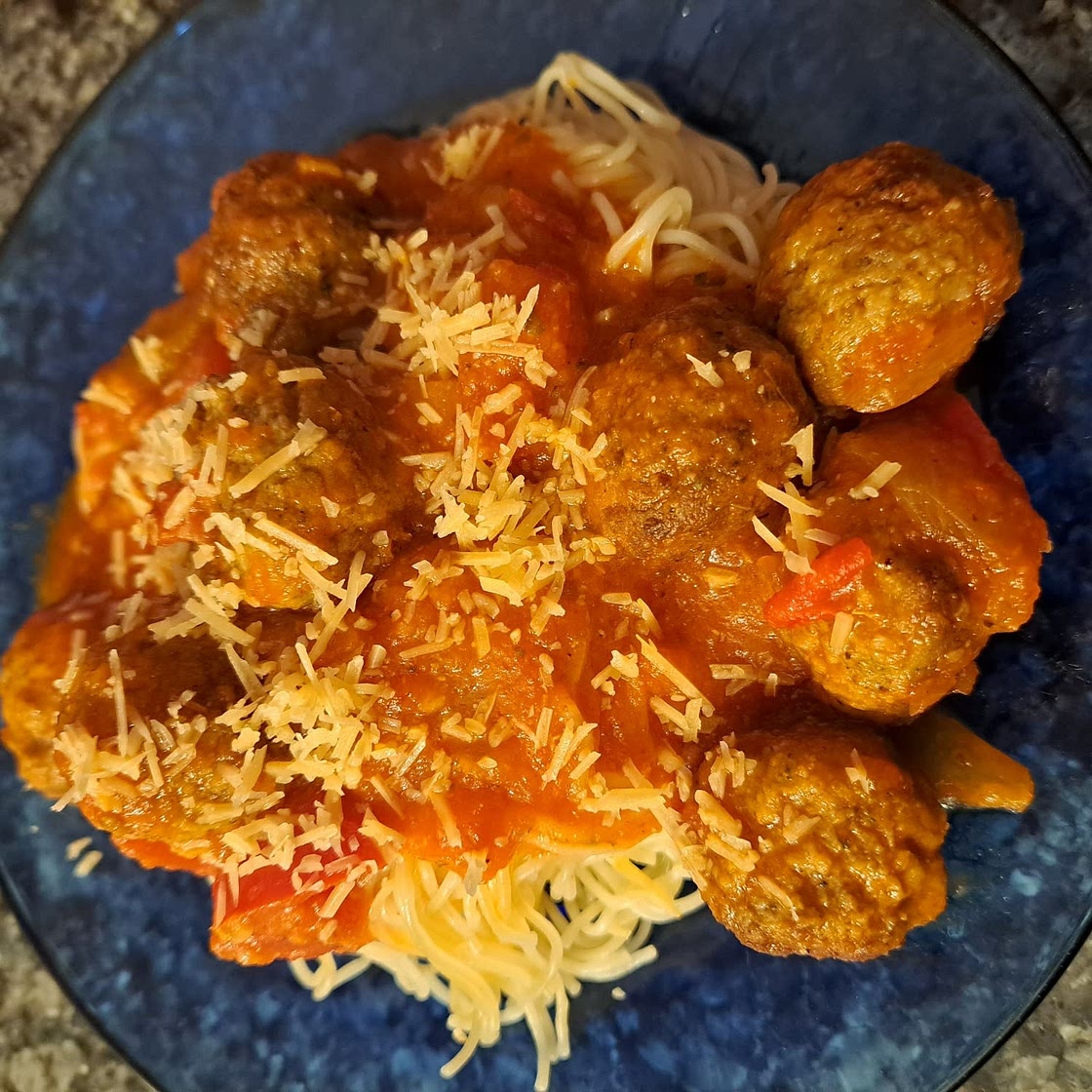 Meatball goulash with pasta