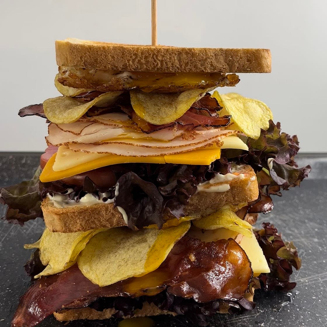 Riesiges Clubhouse Sandwich