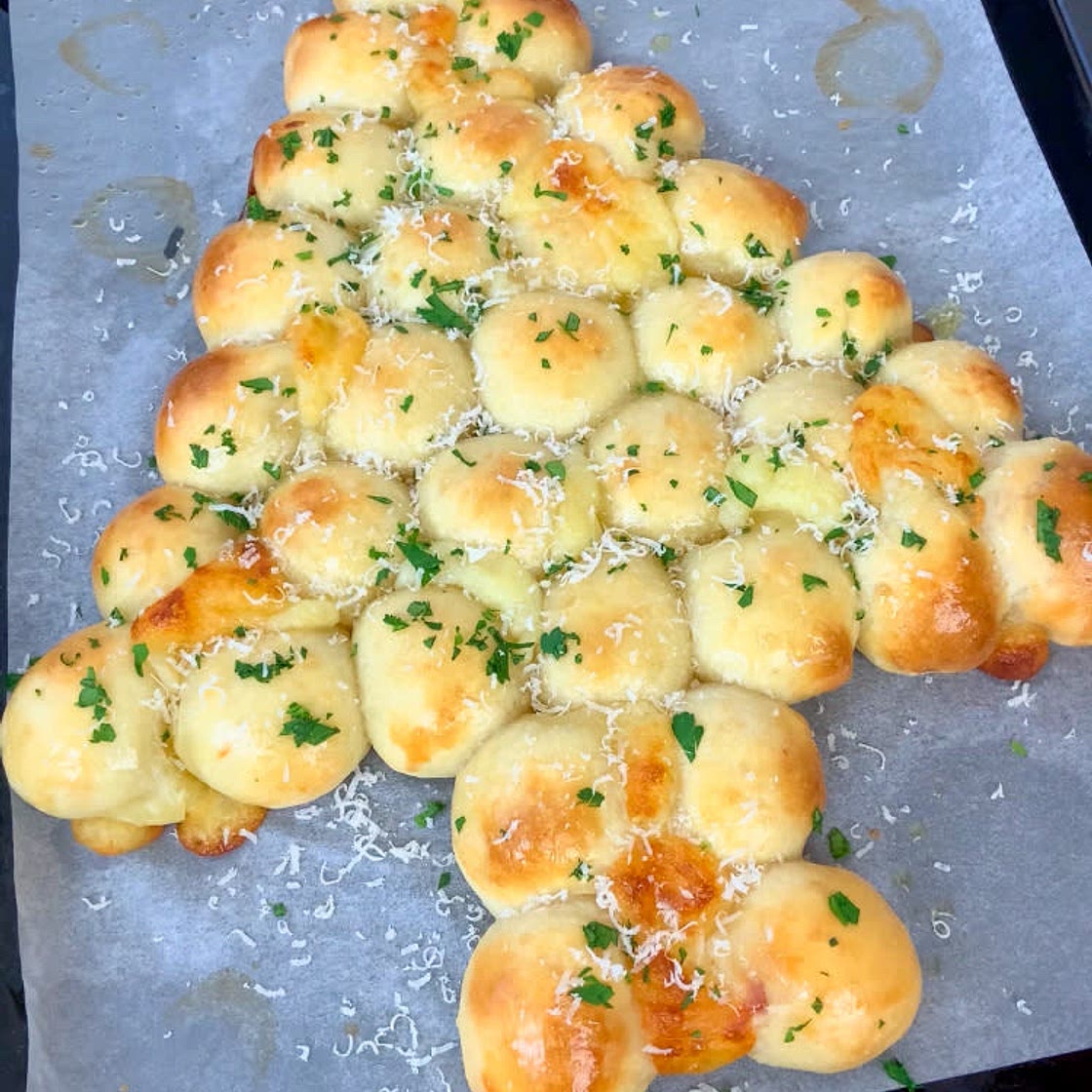 CHEESE CHRISTMAS TREE