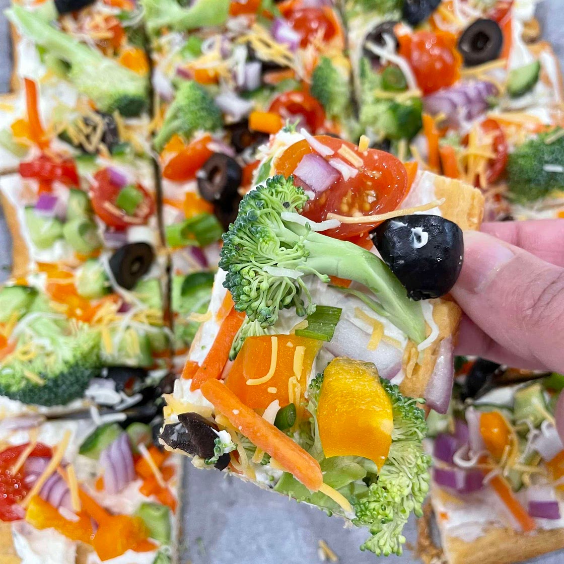 Cold veggie pizza 