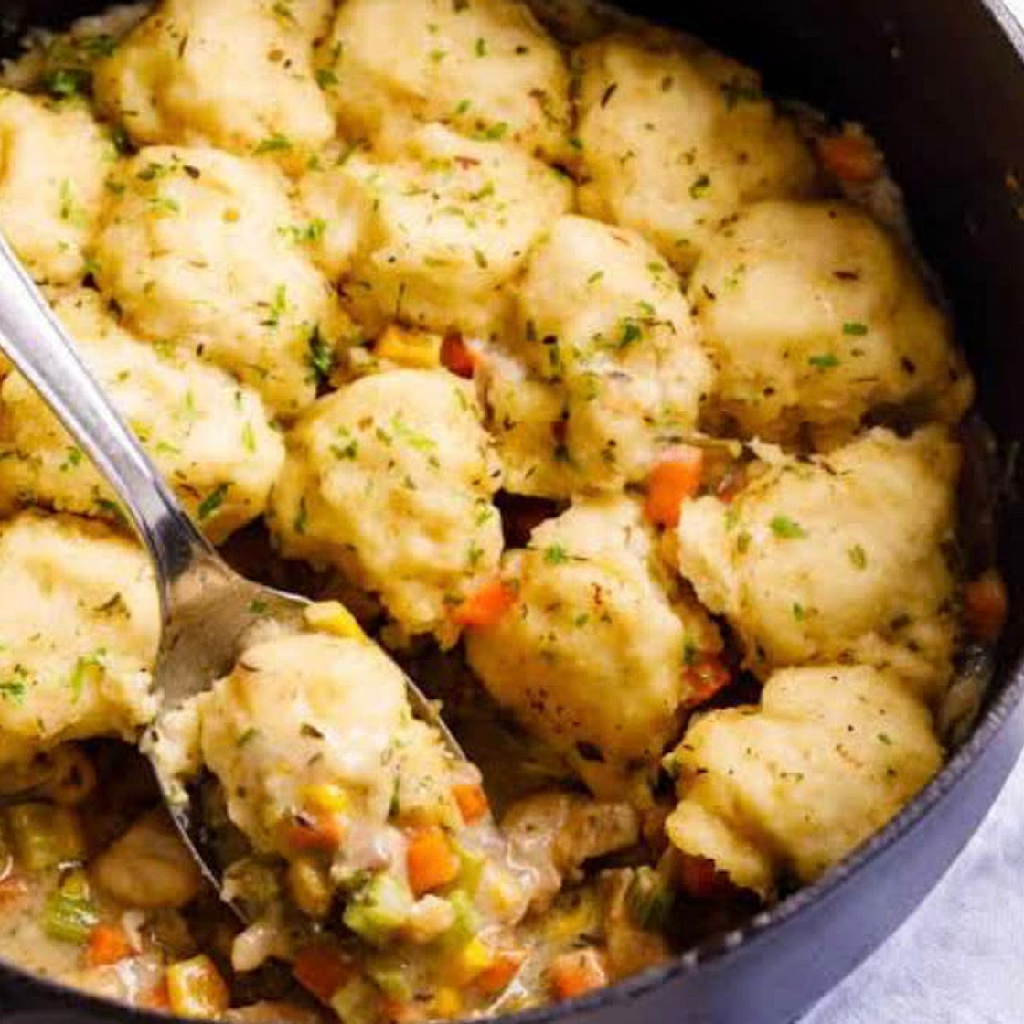 Camp Oven Chicken and Dumplings 