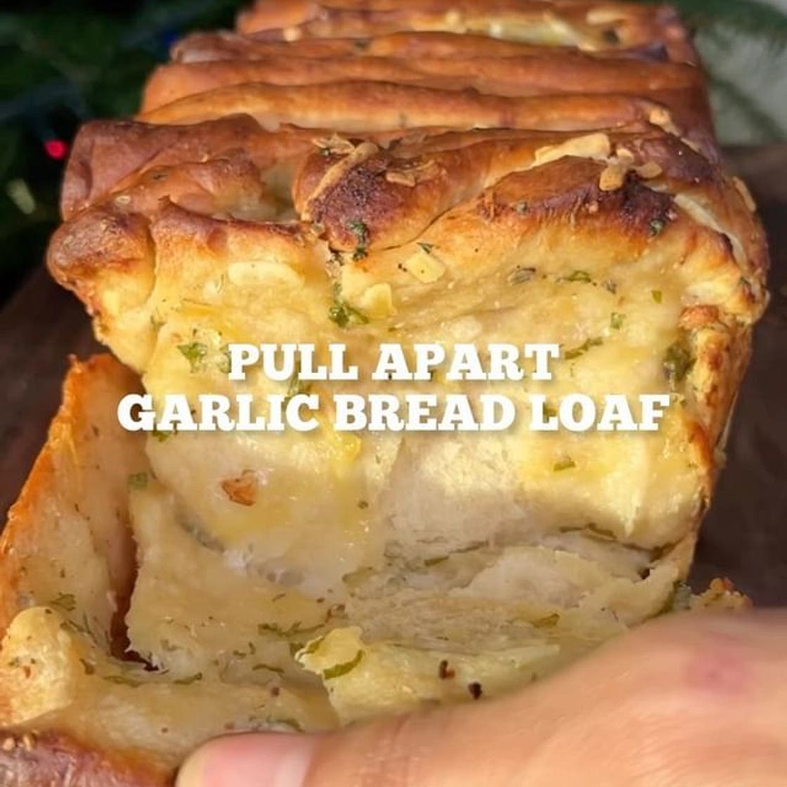 PULL APART GARLIC BREAD 🧄 written recipe below 👇🏾 I adapted a rec