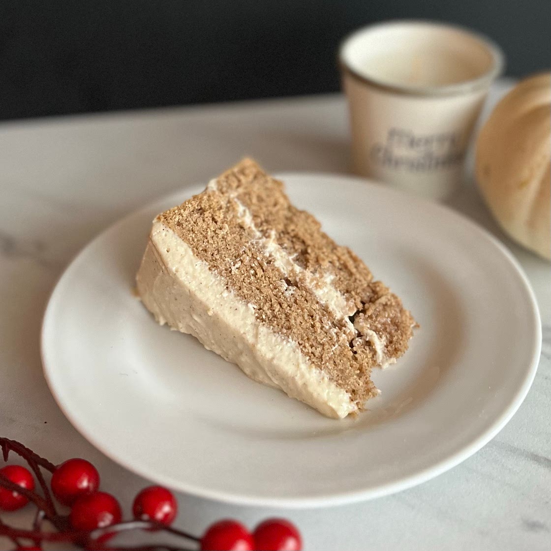The Easiest Vegan Eggnog Cake
