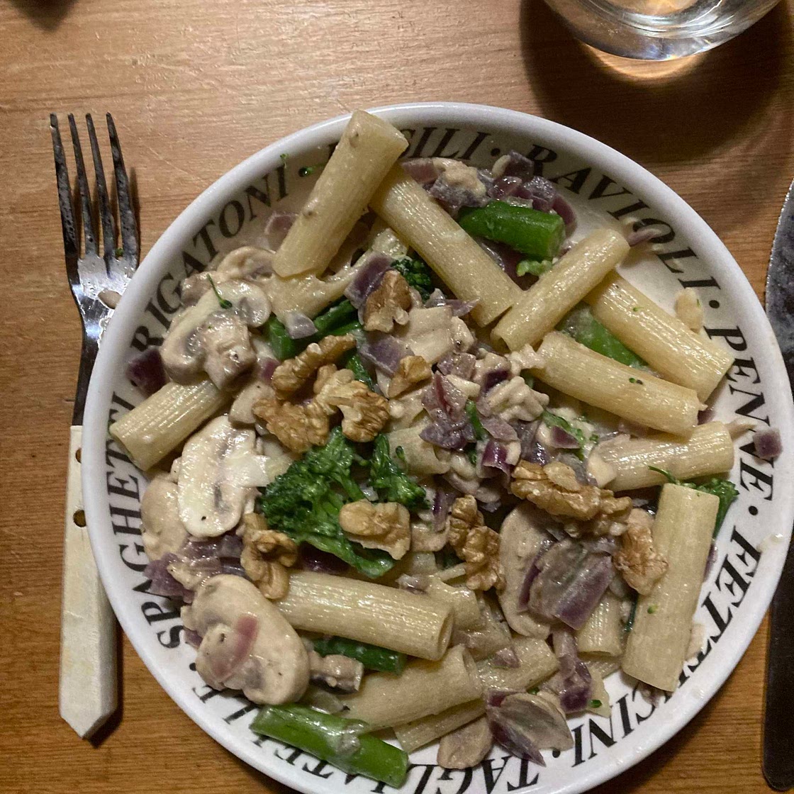 Mushroom pasta with brocolli