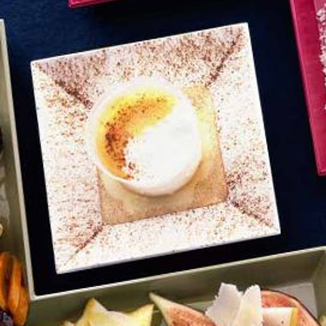 Faisselles, miel et cannelle